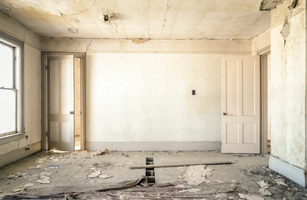 Waste disposal crew managing a cleanout project in Worland